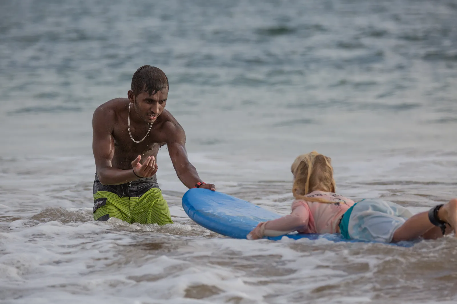 Beginner surf lesson at Weligama Beach