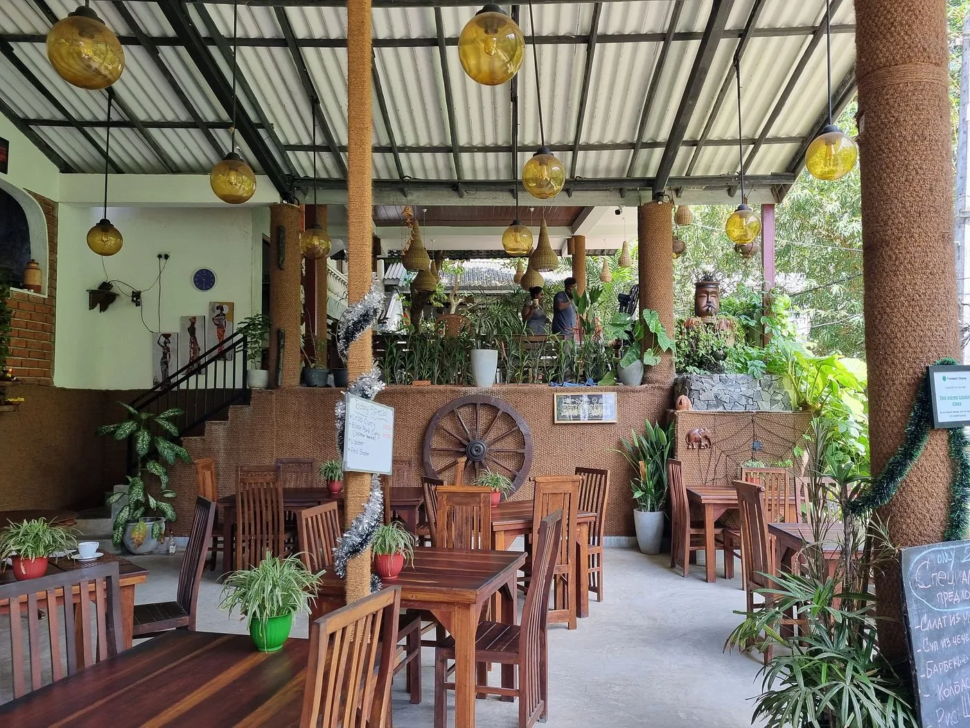 Sea Waves Restaurant near Unawatuna